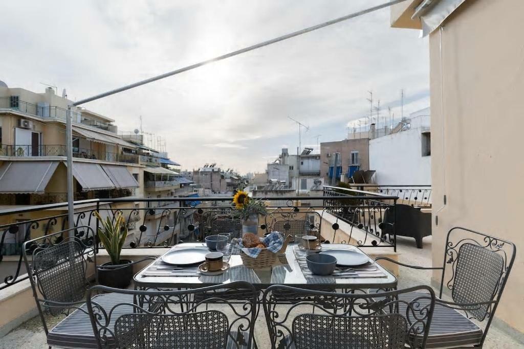 Apartamento Soulis' Penthouse Near Acropolis Atenas Exterior foto