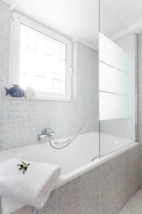 Apartamento Soulis' Penthouse Near Acropolis Atenas Exterior foto