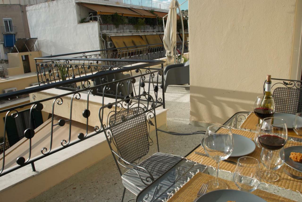 Apartamento Soulis' Penthouse Near Acropolis Atenas Exterior foto